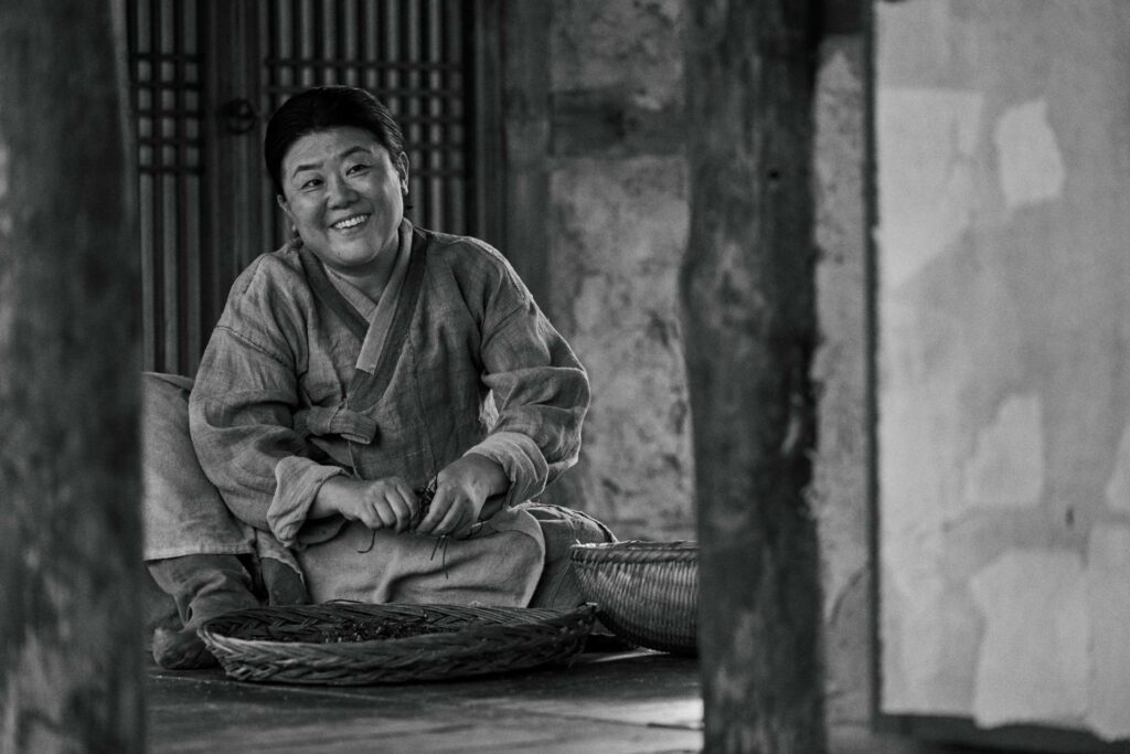 《茲山魚譜》除了雙男主演技精湛，配角們精準傳遞出古代偏鄉的居民生活也讓人印象深刻。