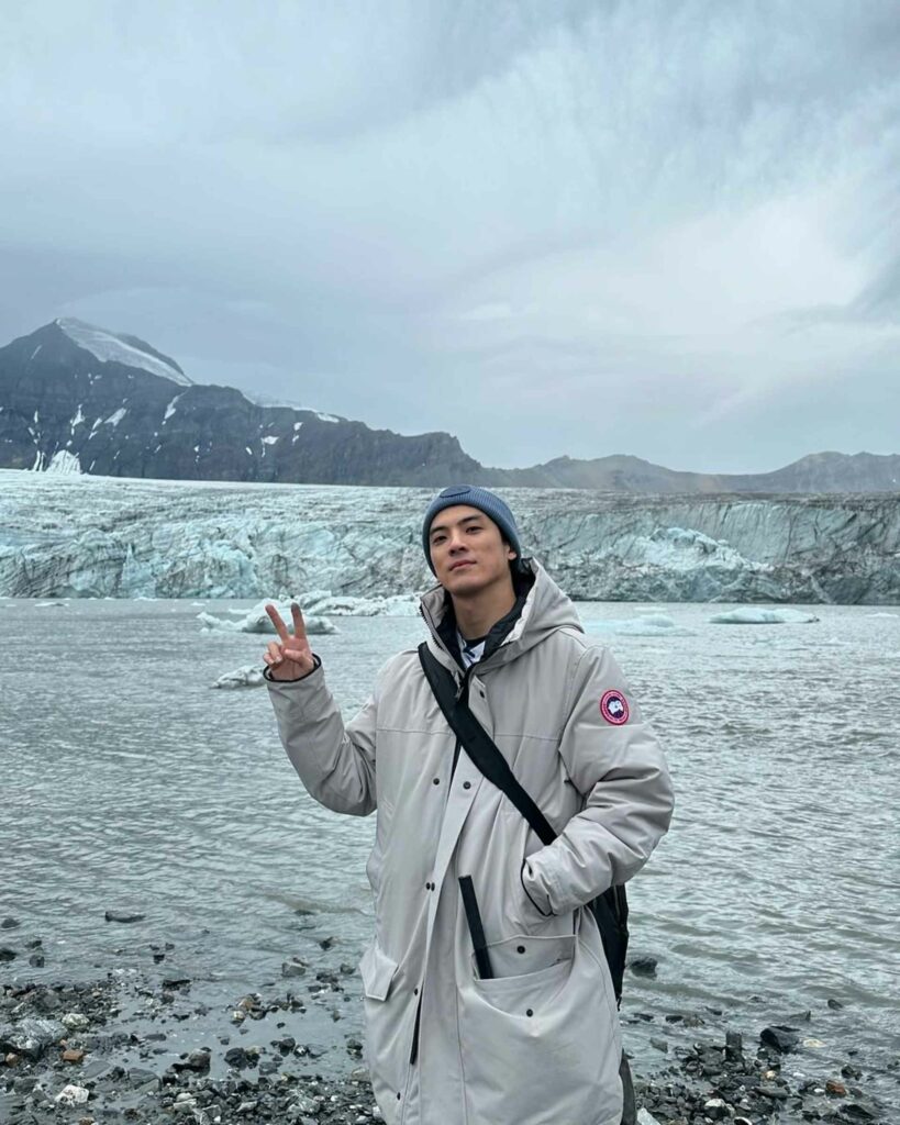 
林哲熹遠赴北極拍攝《下課花路米 - 全球暖化系列》。（圖／林哲熹 IG）