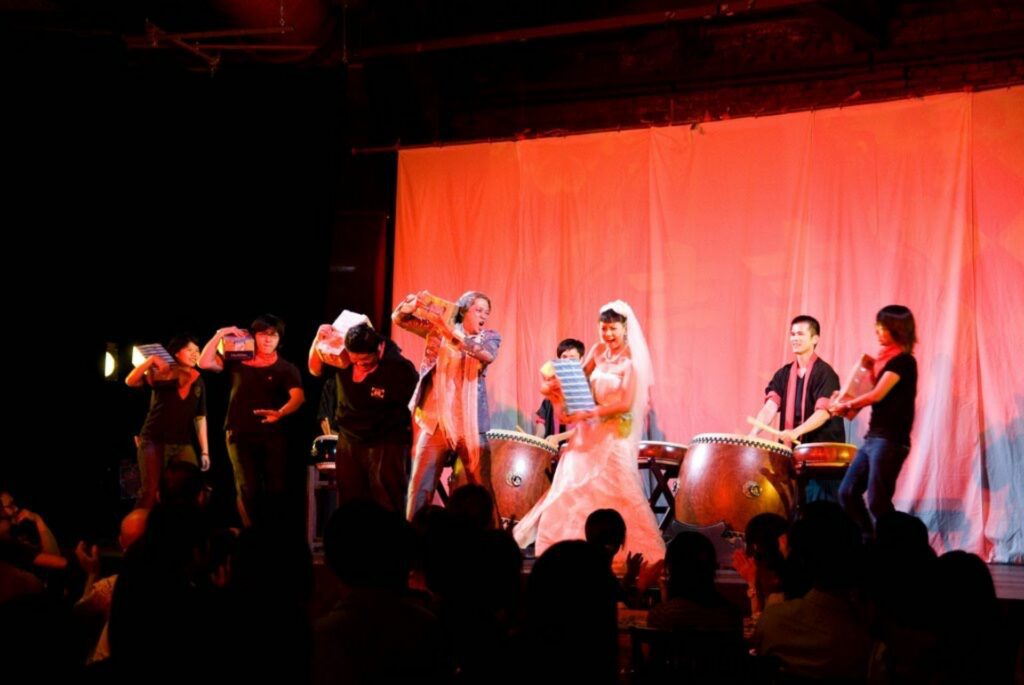 2008年禤思敏和先生在西門紅樓，把婚禮變成演出。