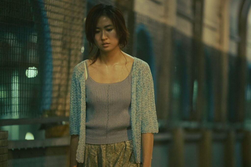 「女人」投射出舊時代的女性所處的社會角色與家庭位置。