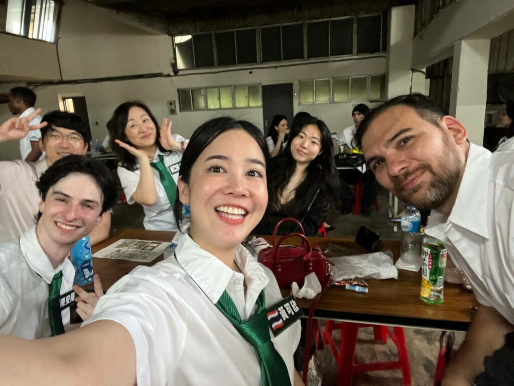 黃可欣在《中文怪物》與陳安陽同隊，結識許多學中文的朋友。（黃可欣提供）