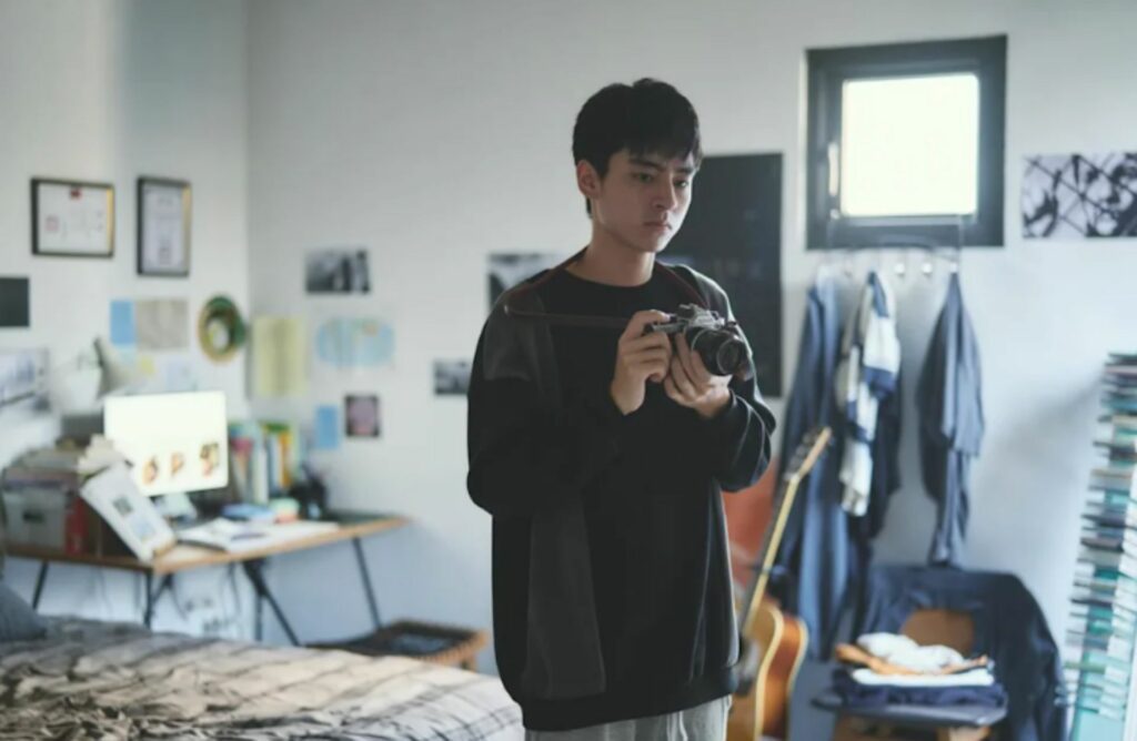 劉敬以《失明》入圍金馬最佳新演員，在電影中愛上媽媽的前女友（圖／周子娛樂）