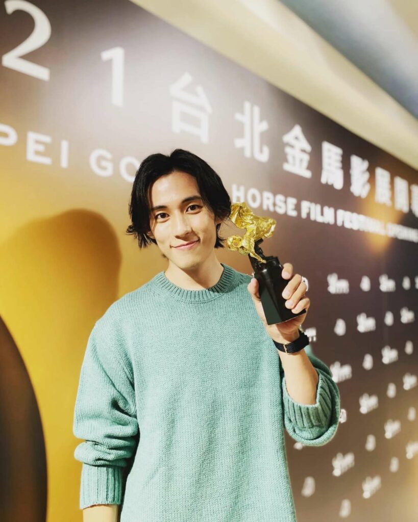 繼2021年和2024年後，徐鈞浩於2025第三次主持金馬獎頒獎典禮星光大道，搭擋楊千霈和彭千祐。（圖／徐鈞浩IG）