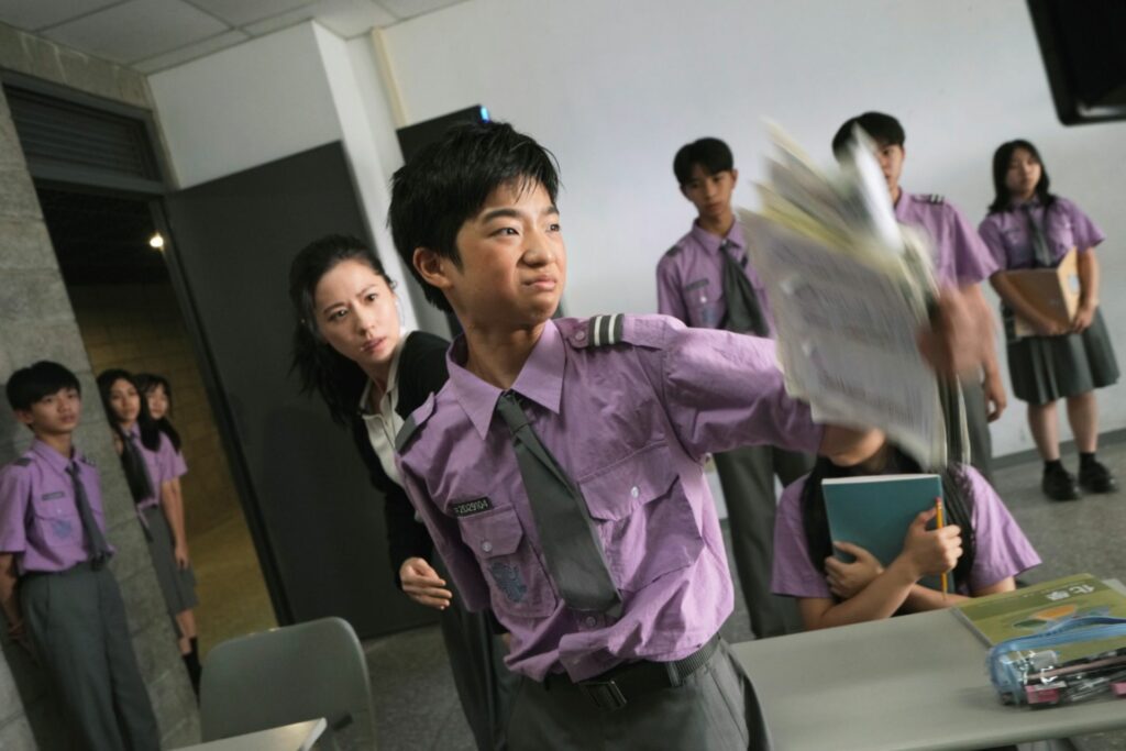 《自殺通告》中的角色眾多，從不同的角度去看升學制度。