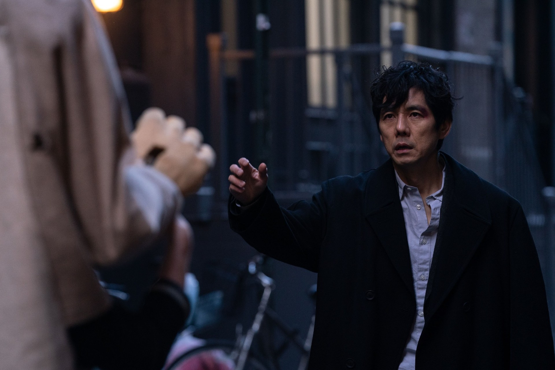 最親愛的陌生人》廢墟意象與語言隔閡巧妙結合，「巴別塔」故事預示兩人的結局| 劇夠