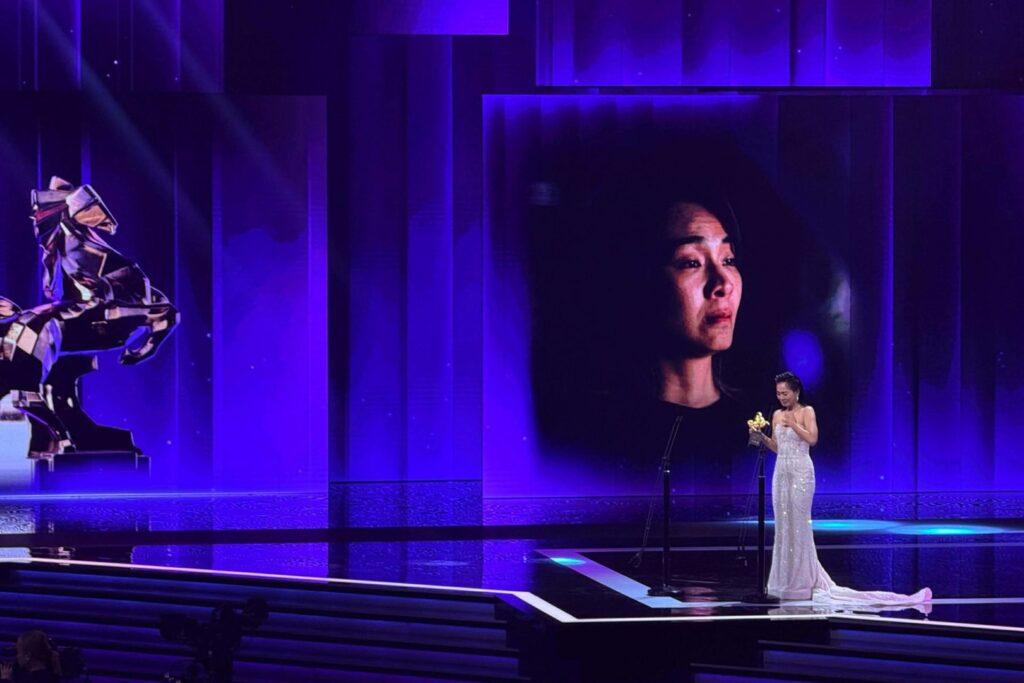 以《人生海海》拿下金馬獎最佳女配角，陳雪甄一邊哽咽一邊發表感言。（陳雪甄臉書）