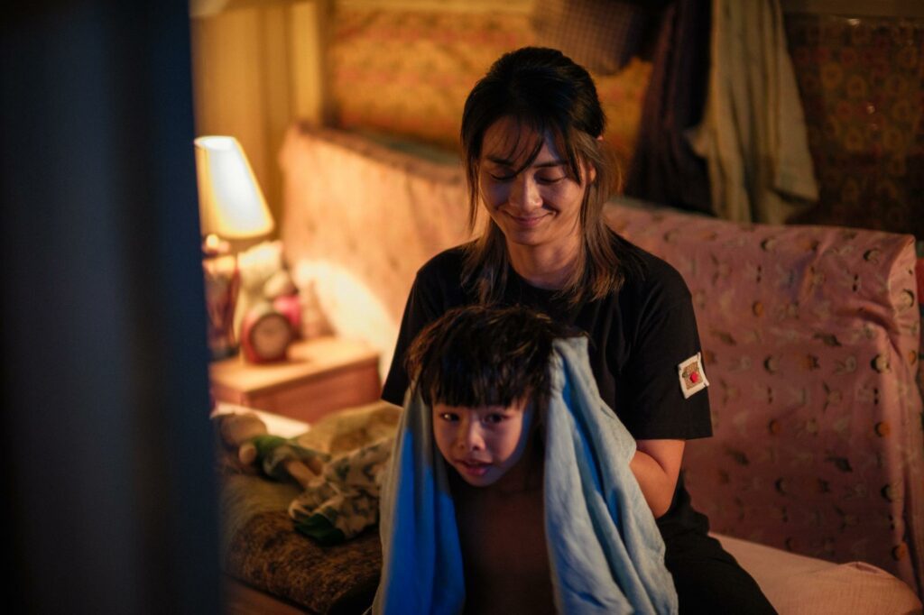 懂得放鬆後，表演就會從陳雪甄身體裡自己長出來。（甲上娛樂提供）