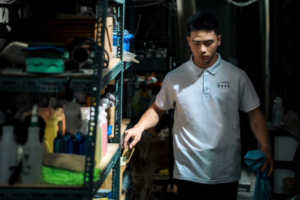 台北電影節非常新人范睿修在《臨時牌》中飾演視障者，事前花費心力揣摩。