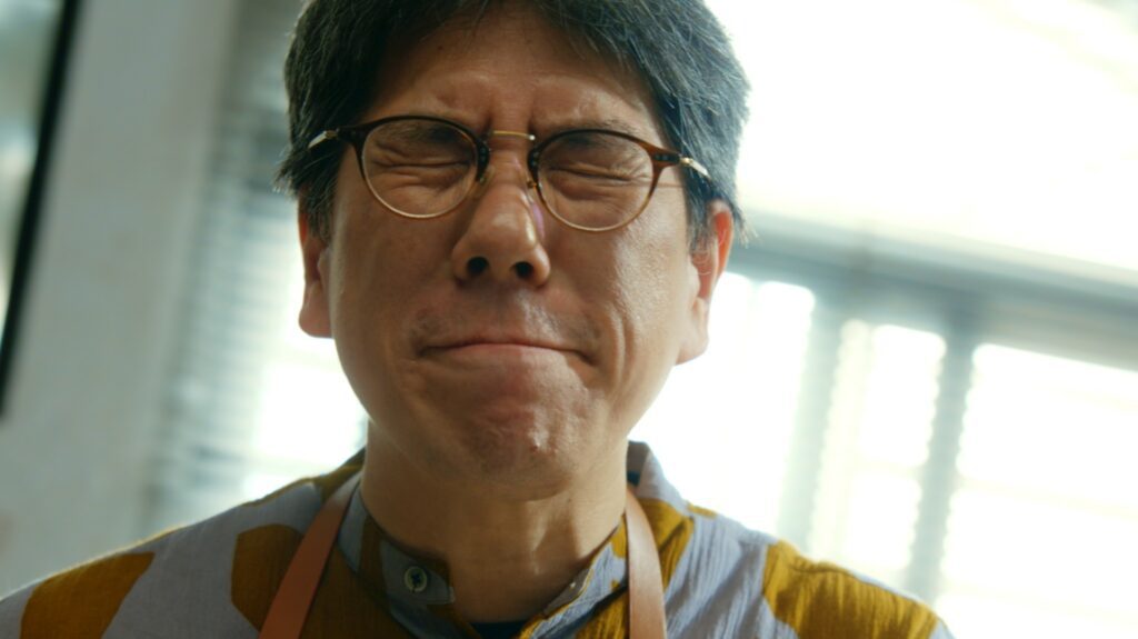 在《也好吃》中，你會反覆看到馬世芳面對美食的「情不自禁」。（圖 / 《也好吃》提供）