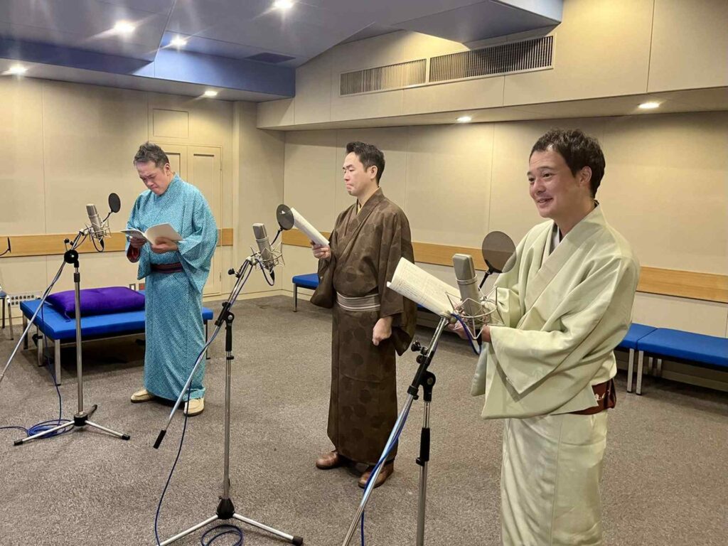 不只邀請落語家監修內容，不少角色也請到實際活動中的落語家進行配音（圖：官方X）