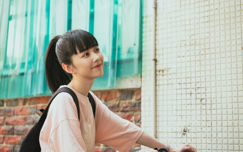 邵雨薇在《來！金來號！》飾演秀文，和奶奶相依為命。