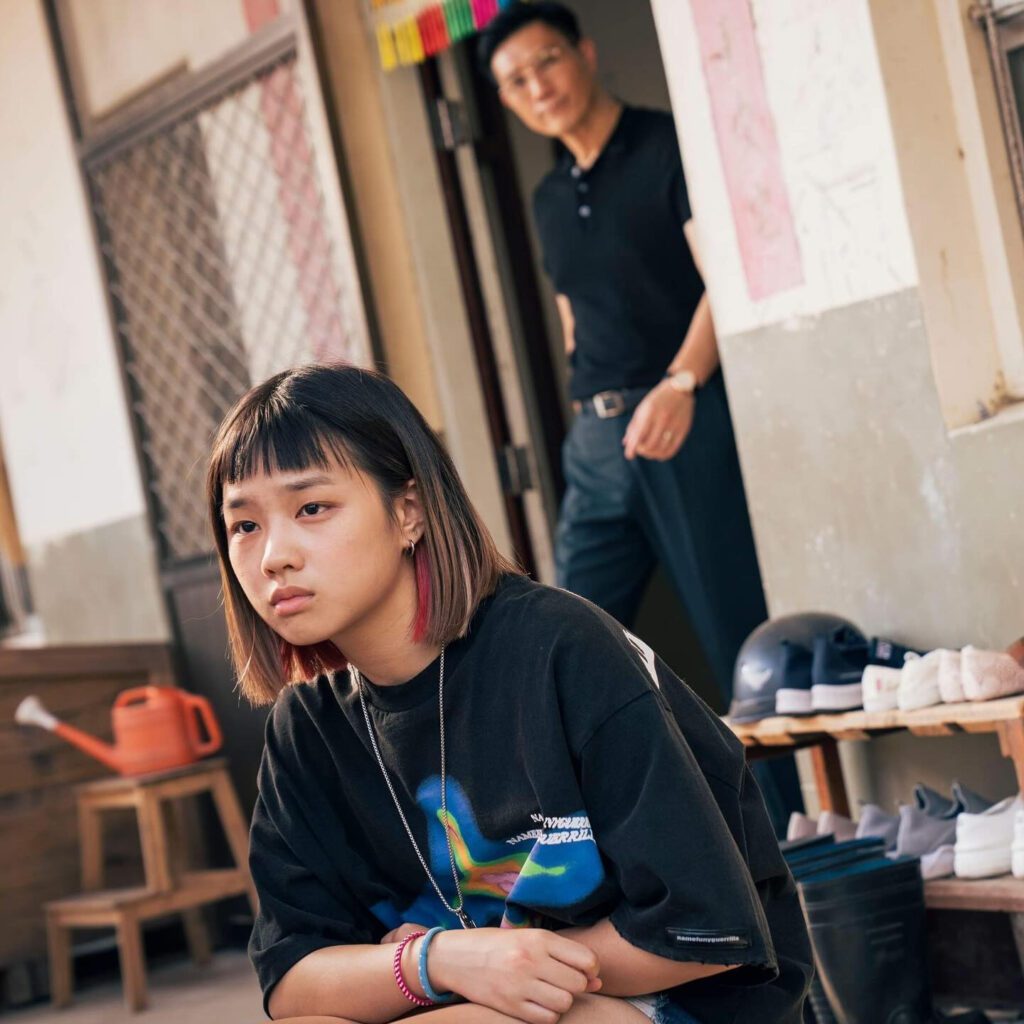 湯詠絮在電影《莎莉》詮釋一名受父親忽略的青春少女，初試啼聲便一鳴驚人。